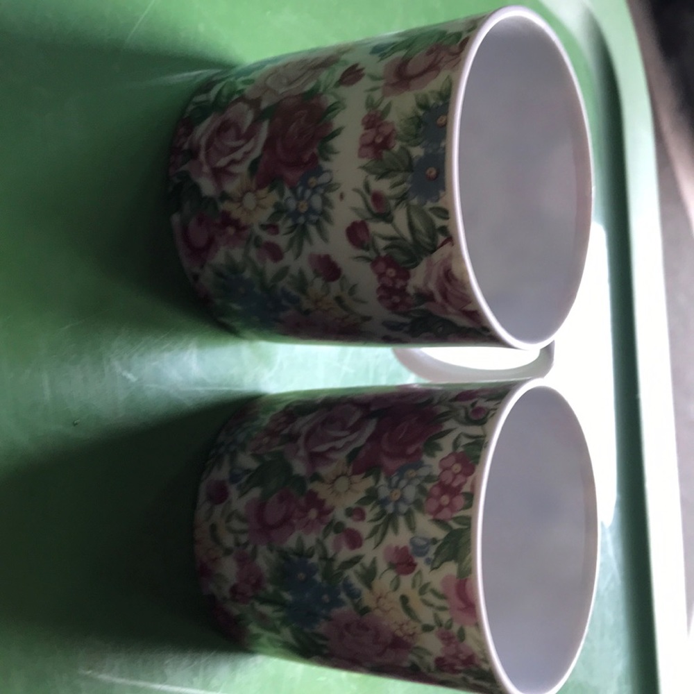 Four vintage mugs
